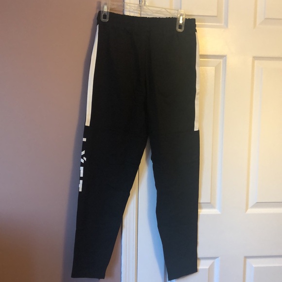 Fitness engineering mens signature joggers in black - Picture 2 of 12